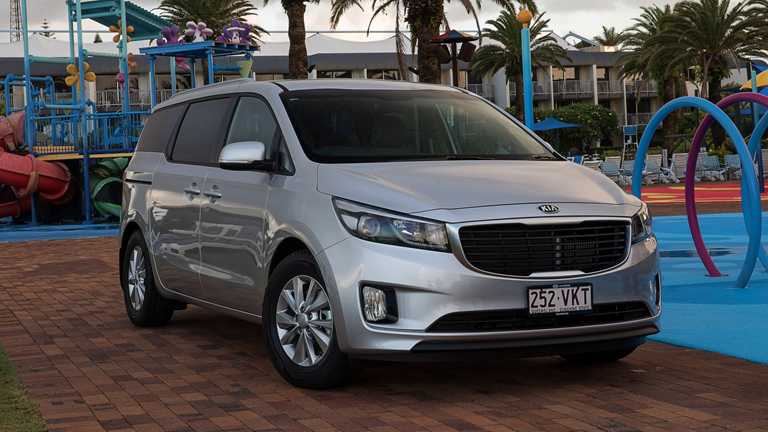 2017 Kia Carnival S