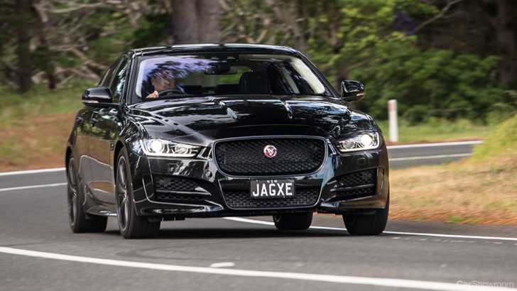 2017 Jaguar XE 25t R-Sport