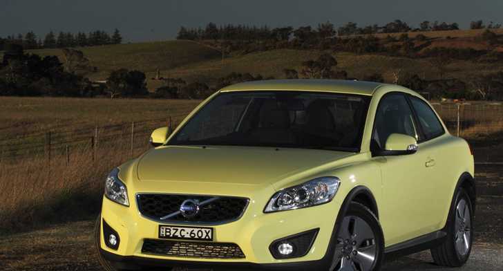 2011 VOLVO C30