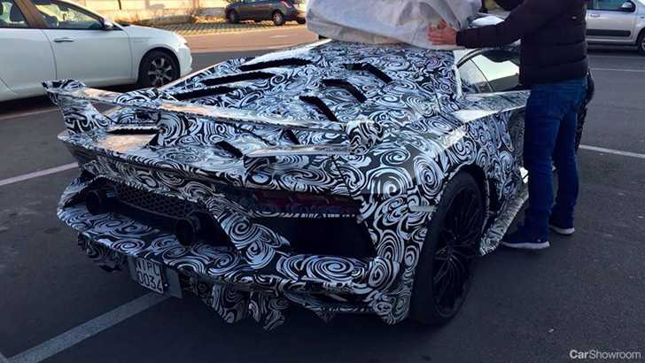 Lamborghini’s Ultimate V12 - Aventador Performante Up Close