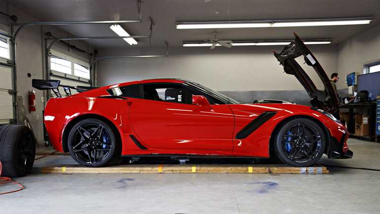 2019 Corvette ZR1 Beats Ford GT Lap Record Around VIR