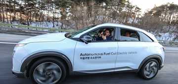 Hyundai NEXO FCEVs Self-Drove Themselves 190km On Road Trip