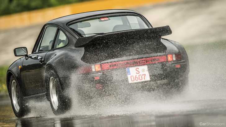 All-New Porsche 911 (992) Undisguised, Rear End Exposed