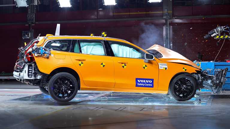 2018 Volvo V60 – Safety