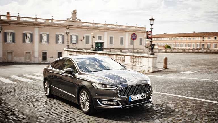 Ford Reveals 2019 Fusion Sedan, Debuts Co-Pilot 360