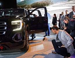 Off-Roading GMC Sierra AT4 Breaks Cover In New York City