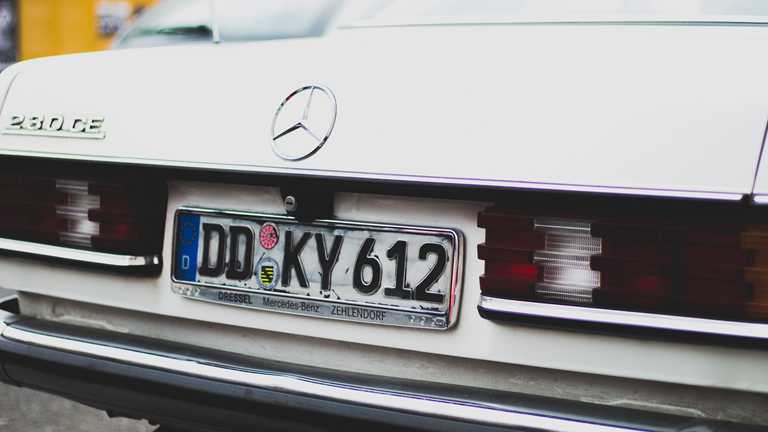 Dubai Drivers First To Trial Digital License Plates