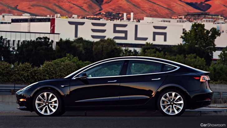 Tesla Disables Features On A Salvaged Car, Leaving Family Stranded – Gallery