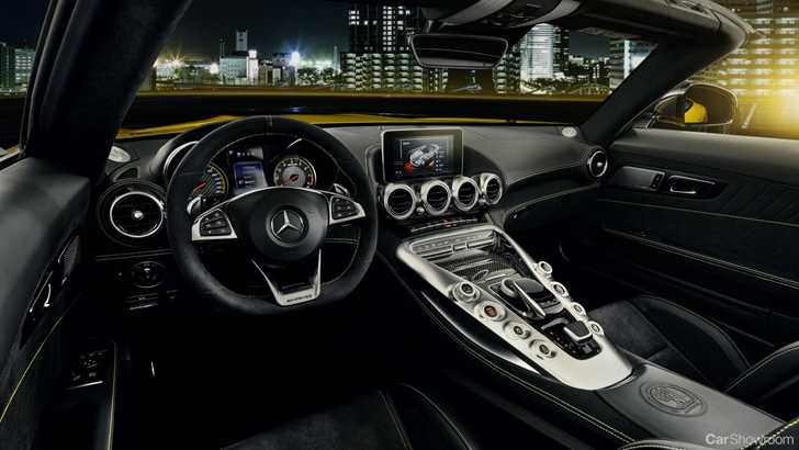 Mercedes-AMG GT S Roadster Arrives As 385kW Mid-Packer