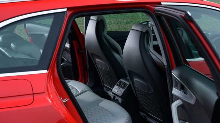 2018 Audi RS4 (B9) Avant