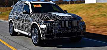 BMW X7 M Being Weighed Up – Gallery