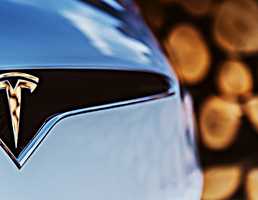 Tesla To Set Up Ride-Sharing Service Rivalling Uber – Gallery