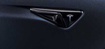 Tesla Cuts US Sales Prices Amidst EV Subsidy Phase-Out – Gallery