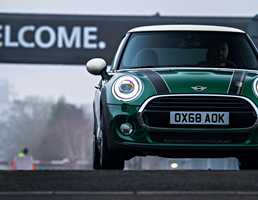 Mini Introduces 60-Years Edition To Mark Diamond Jubilee – Gallery