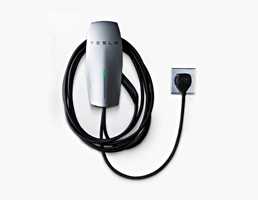 Tesla’s New Mobile Charger Is 25% Faster On A Plug – Gallery
