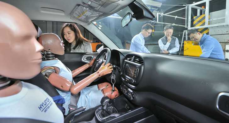 Hyundai Pioneers First Multi-Collision Airbag System
