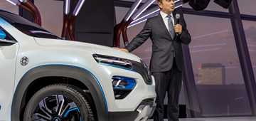 Ghosn Relinquishes Renault Positions, Successors Named – Gallery