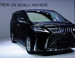 Lexus Unveils LM, The Poshest Bus Ever – Gallery