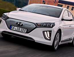 Hyundai Upgrades Ioniq EV With Bigger Battery – Gallery