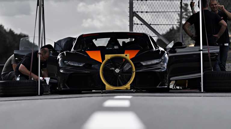 2019 Bugatti Chiron - Top Speed Run - Ehra-Lessien