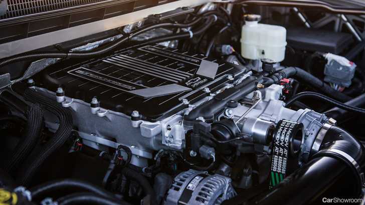 Chevrolet Silverado ZRX vs Ford F-150 Raptor - Fight!