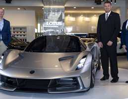 Lotus Evija Looks Even Better Set Against The Rub’ al-Khali