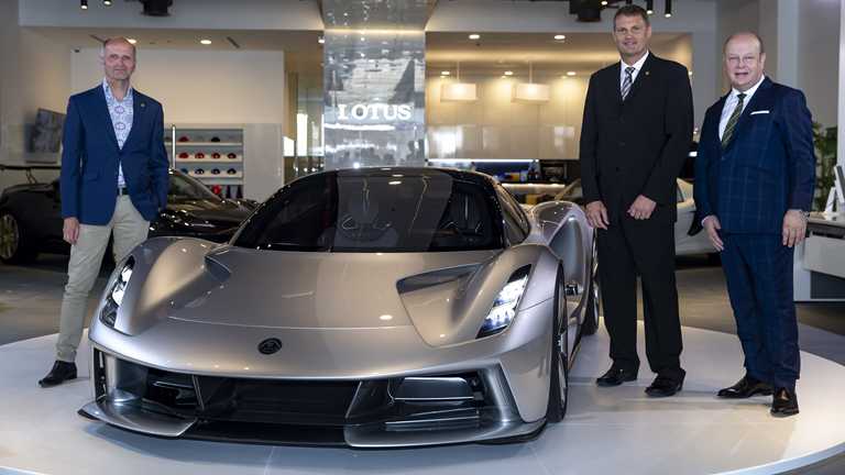 Lotus Evija Looks Even Better Set Against The Rub’ al-Khali
