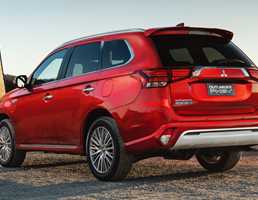 Mitsubishi Updates Outlander PHEV For 2020, Bigger Engine and Battery Capacity