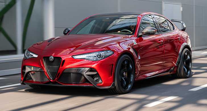 Alfa Romeo Giulia GTA Debuts, Only 500 Units Worldwide