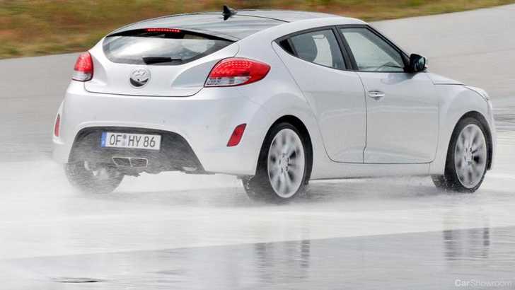2011 HYUNDAI VELOSTER