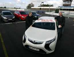 2011 HOLDEN
