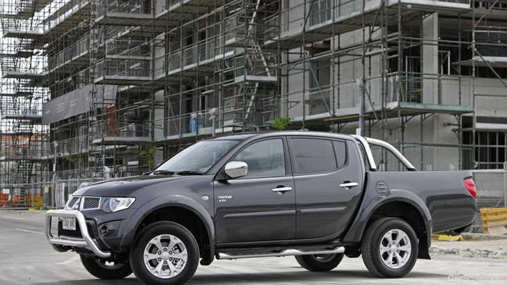 2011 MITSUBISHI TRITON