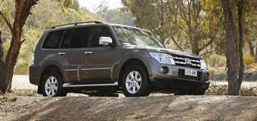 2011 MITSUBISHI PAJERO