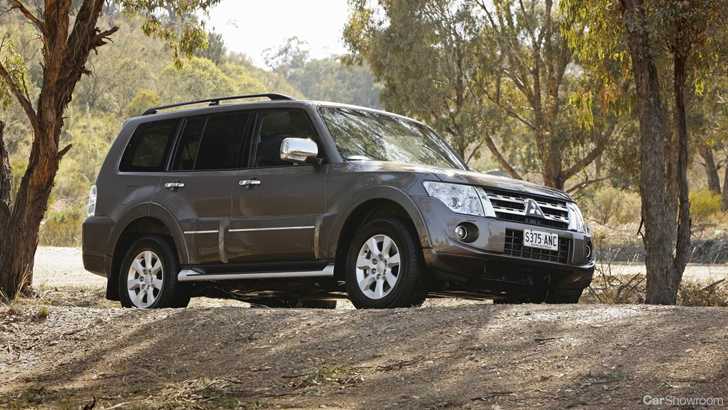2011 MITSUBISHI PAJERO