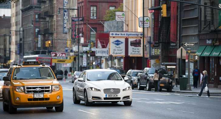 2011 JAGUAR XF 4D SEDAN