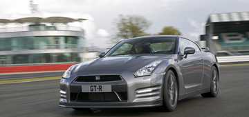 2011 NISSAN GT-R