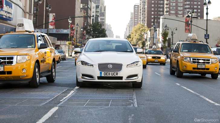 2011 JAGUAR XF 4D SEDAN
