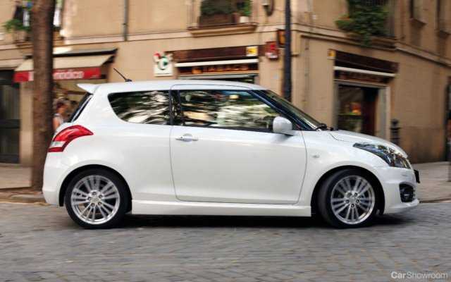 2011 SUZUKI SWIFT
