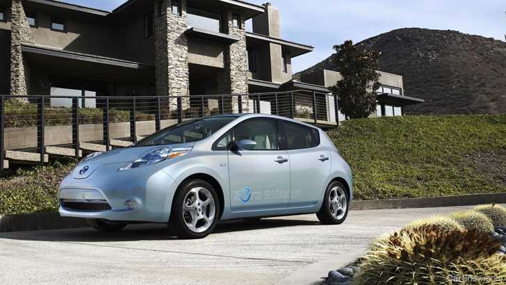 2011 NISSAN