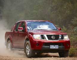 2012 NISSAN NAVARA