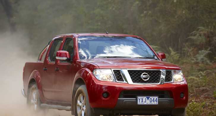 2012 NISSAN NAVARA