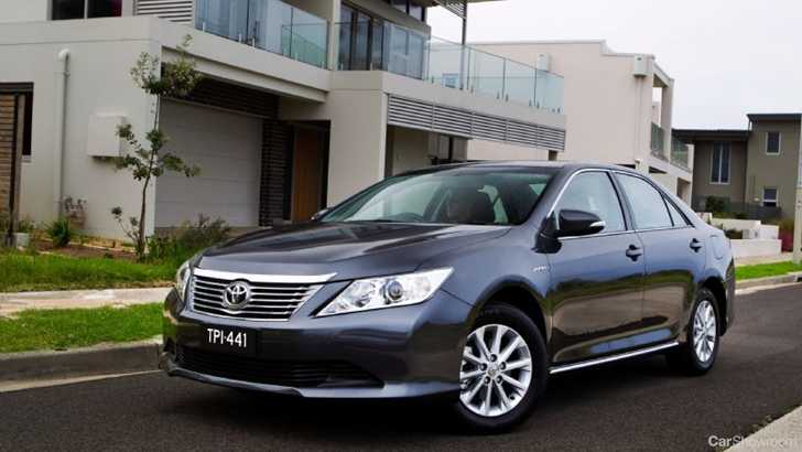 2012 TOYOTA AURION