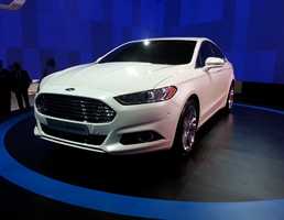 2012 FORD MONDEO