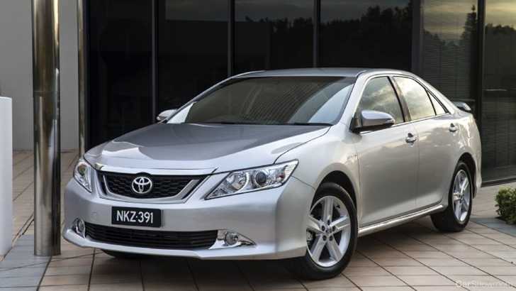 2012 TOYOTA AURION
