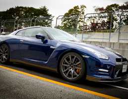 2012 NISSAN GT-R
