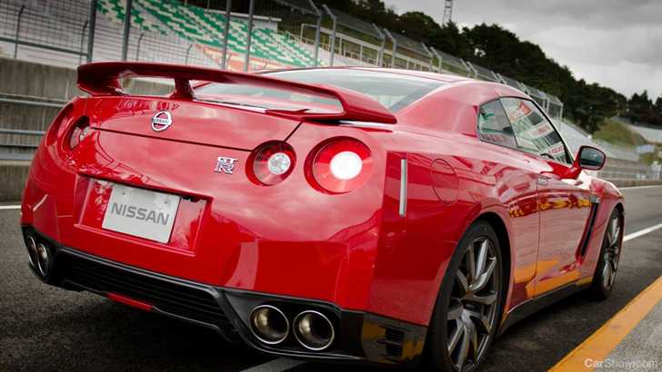 2012 NISSAN GT-R
