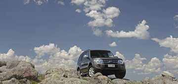2012 MITSUBISHI PAJERO