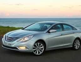 2013 HYUNDAI I45