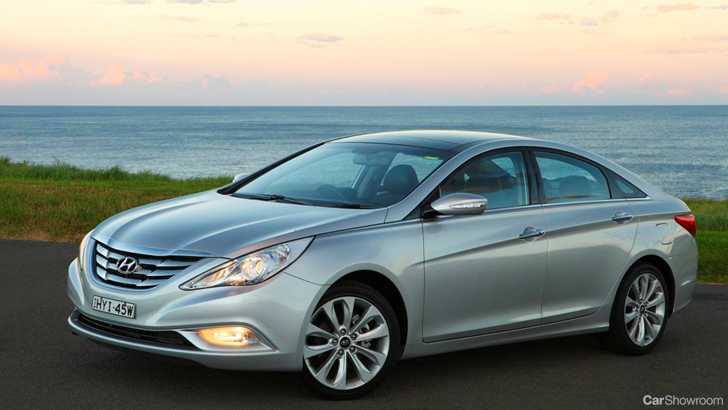 2013 HYUNDAI I45