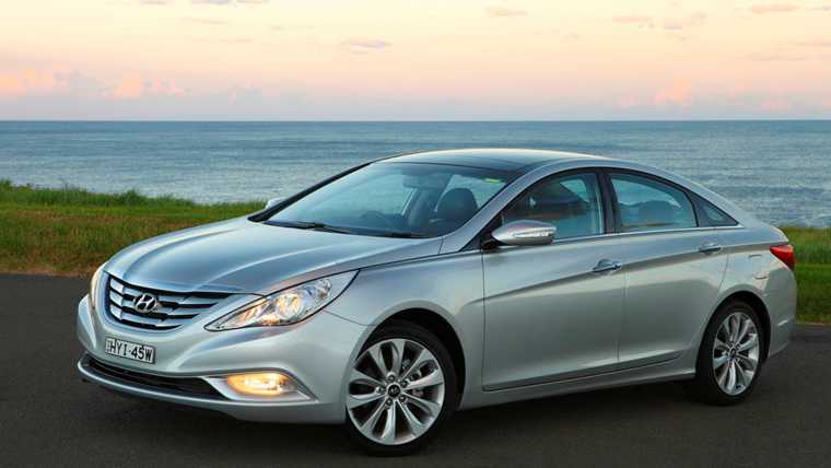 2013 HYUNDAI I45